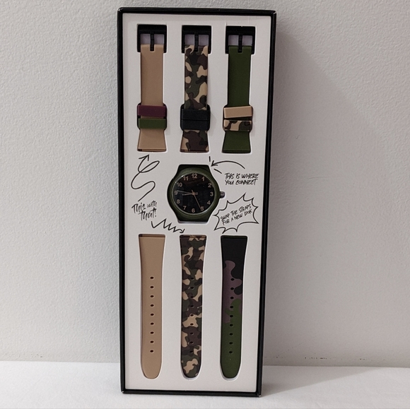 Camo Watch Set With Interchangeable Straps - Picture 2 of 4